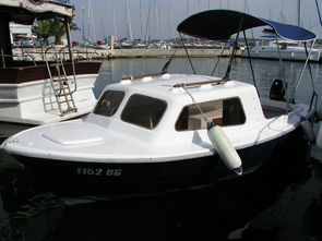 Q400 Motor Boat X 6 Persons 5 HP